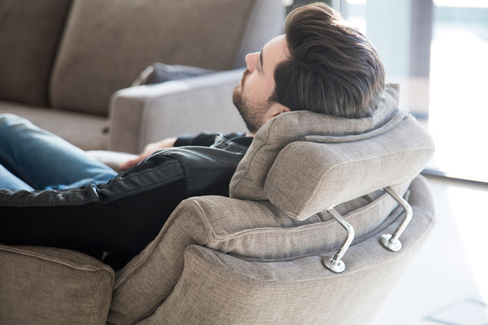 Electric Arm Chair with Adjustable Headrest by Fama