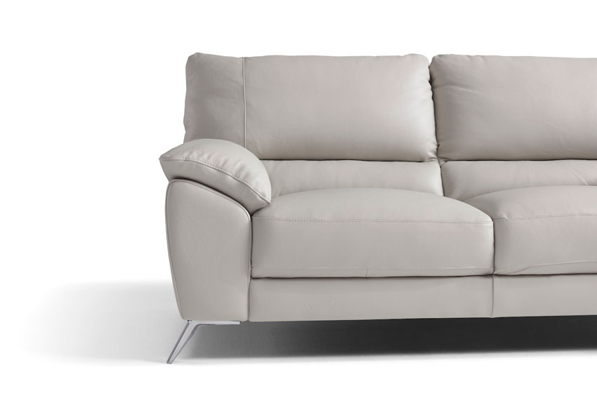 Close up of Envy Leather sofa by New Trend. Italian made and high Quality