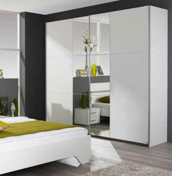 White Sliderobe with Mirrors in Middle. Room setting