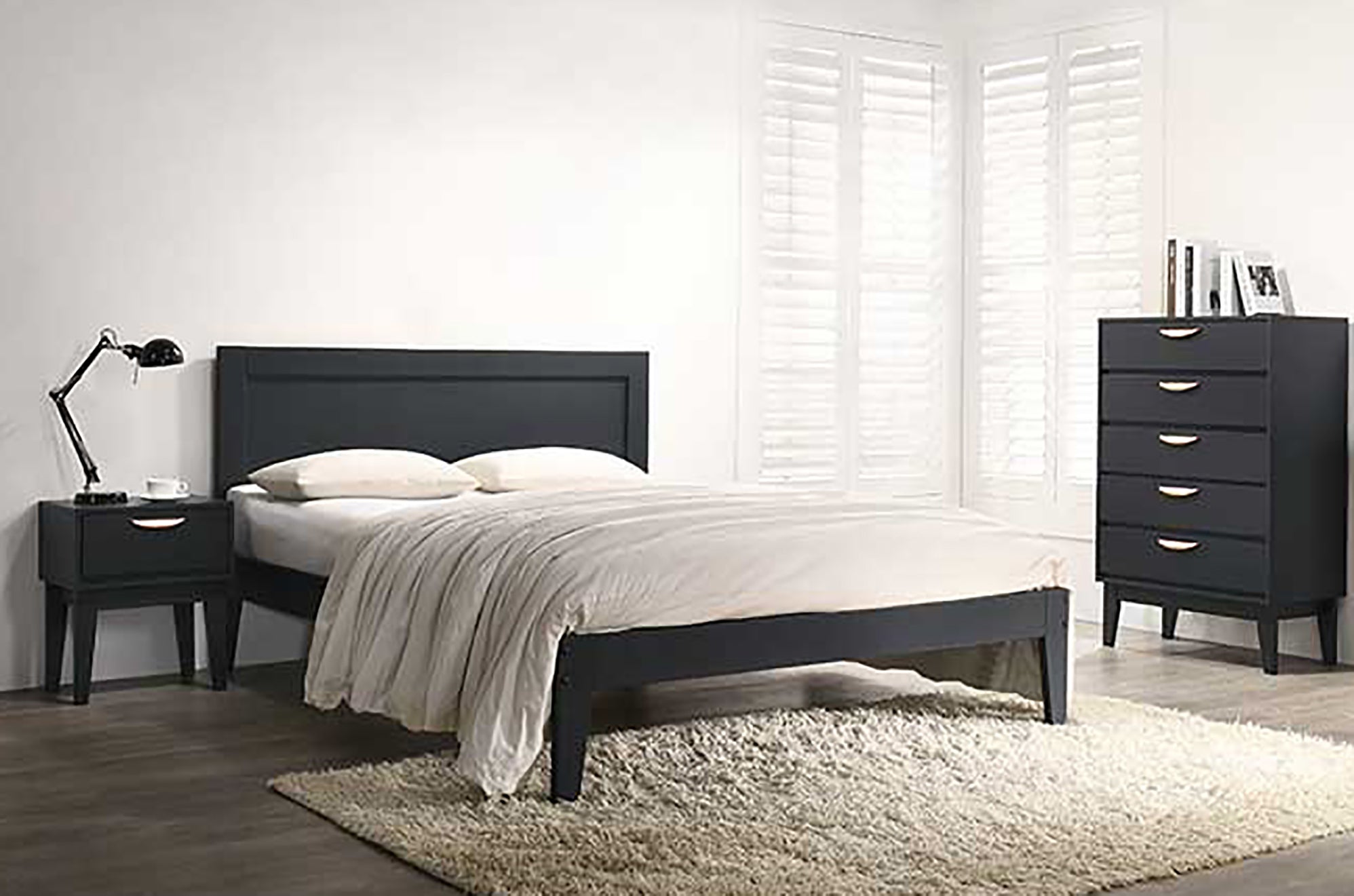 Luna 5' Lifestyle Shot