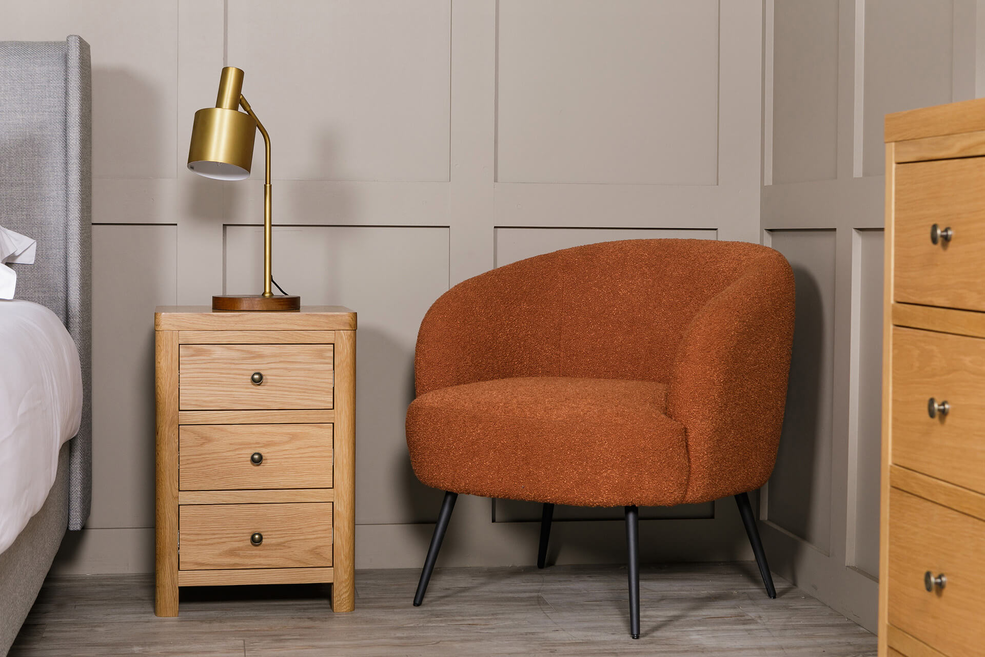 Shelbie Accent Chair - Rust