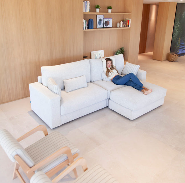 Hector Model by Fama with Footstool and model - Different Angle