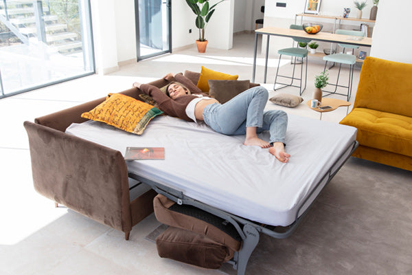 Helsinki by Fama with mattress pulled out and being lay down on my Model