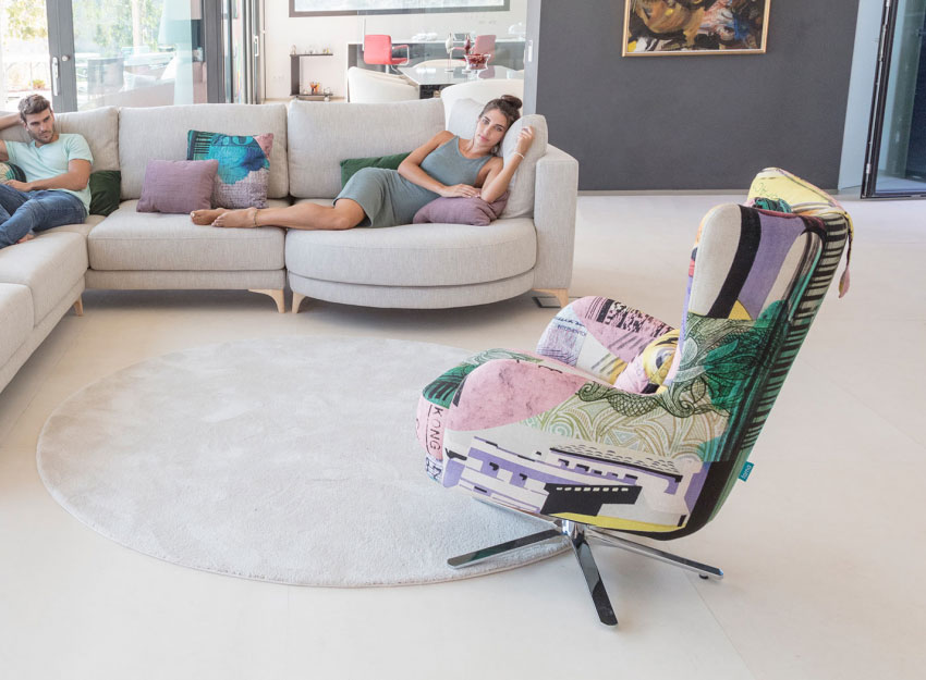 Kylian Swivel Armchair By Fama